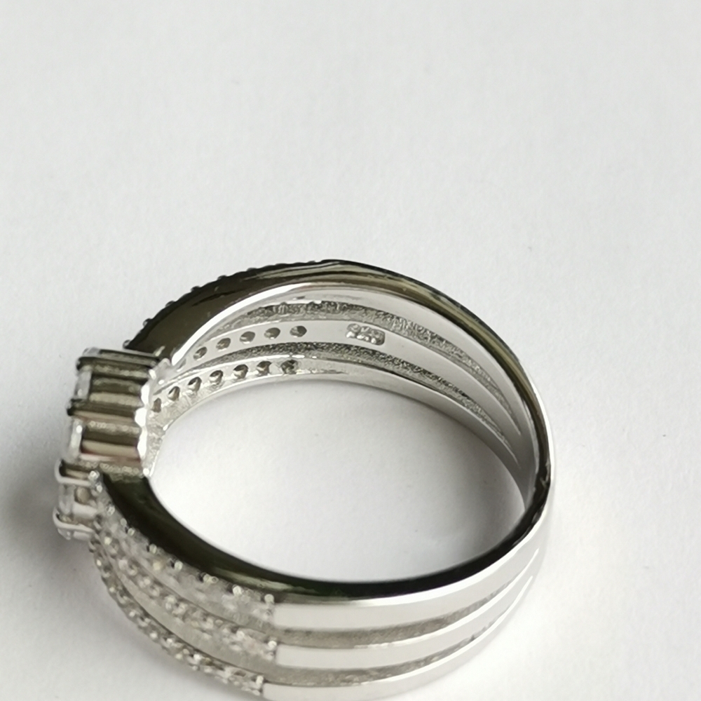 Sterling Silver CZ Ring size 6 ๐ - Picture 6 of 7